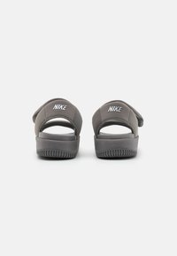 Nike Sportswear CALM UNISEX - Szandálok - flat pewter/metallic silver