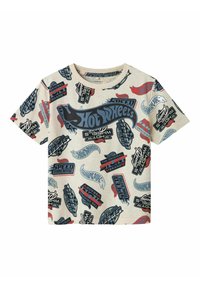 Camiseta de manga corta en beige claro, con m�últiples logotipos y diseños coloridos de Hot Wheels en azul, rojo y negro, con cuello redondo.