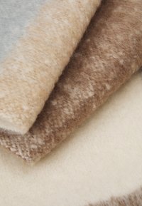 Vero Moda VMIVY LEAGUE SCARF - Sall - birch/brown lentil//silver mink