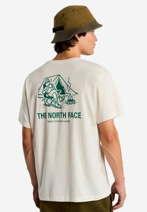 The North Face, M CAMPFIRE RELAXED SS TEE. - Print T-shirt - white dune evergreen