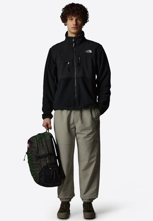 The North Face Retro Denali Jacket Black — foto 2
