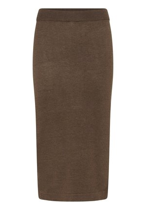 Hnedá pletená ceruzková sukňa s priliehavým strihom, elastickým pásom a hladkou textúrou. Dolný lem končí tesne nad kolenom.