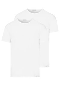 To hvide, kortærmede t-shirts. Lavet af bomuld, med rund halsudskæring, ensfarvede og i regular fit. Minimalistisk design med diskret branding.
