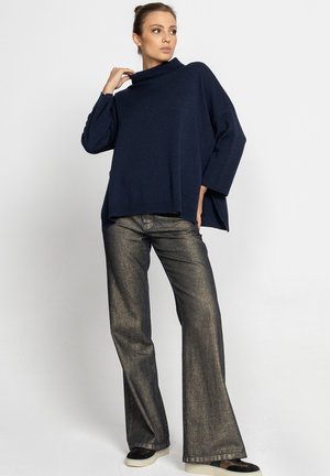 - Sweter