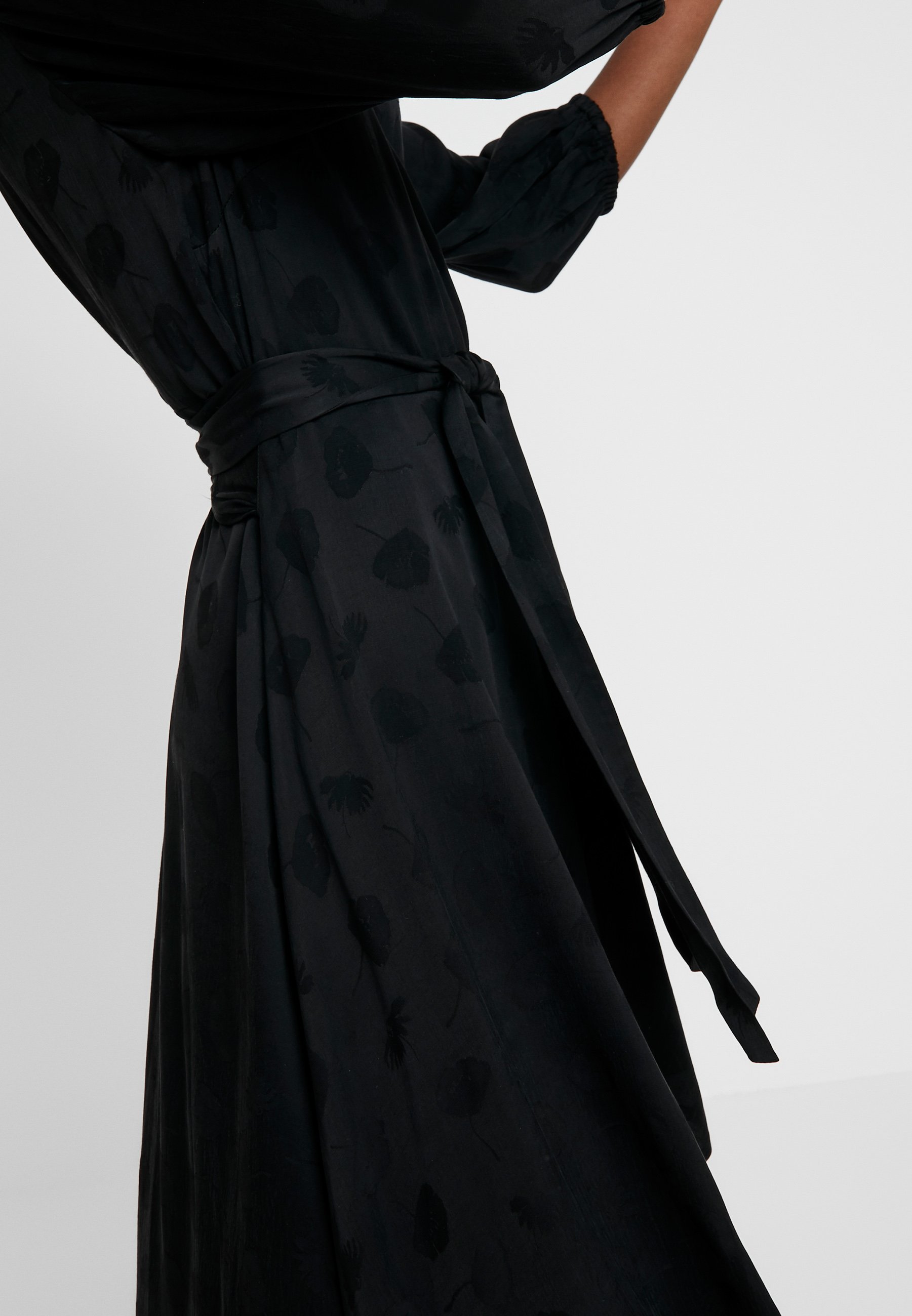 VENETA DRESS Korte jurk black VENETA DRESS Korte jurk black