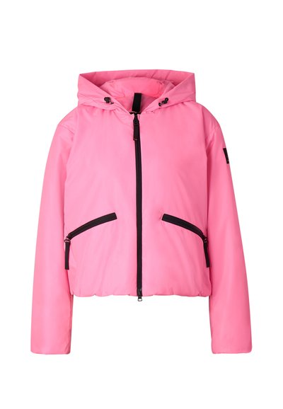 Rosa Steppjacke mit Kapuze, schwarzem Frontreißverschluss und zwei diagonalen Reißverschlusstaschen vor weißem Hintergrund.