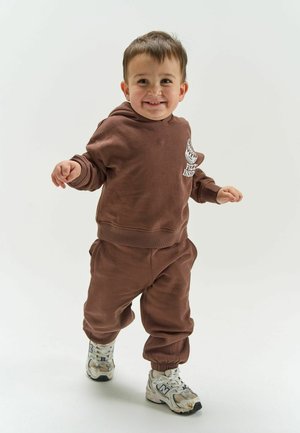 The New Siblings, TNSTVALERIO OS HOODIE - Mikina s kapucňou - chestnut