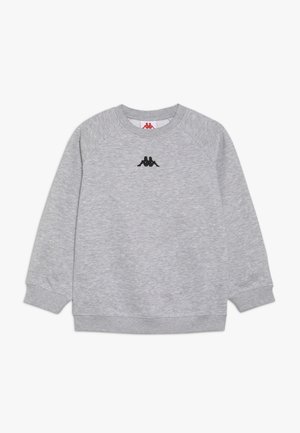 Sweatshirt gris en tissu doux avec un col rond et des manches raglan. Présente un logo noir brodé sur la poitrine.