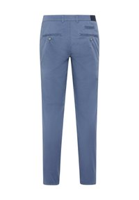 Pantaloni azzurri chiari in cotone, dotati di due tasche posteriori con bottoni e design frontale liscio. Tessuto morbido e vestibilità su misura.