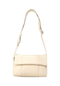 Borsa a spalla in ecopelle crema con patta ripiegabile, manico corto e regolabile e dettagli di cucitura sottili. Texture liscia, design minimalista.