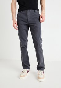 DOCKERS - Chinosy