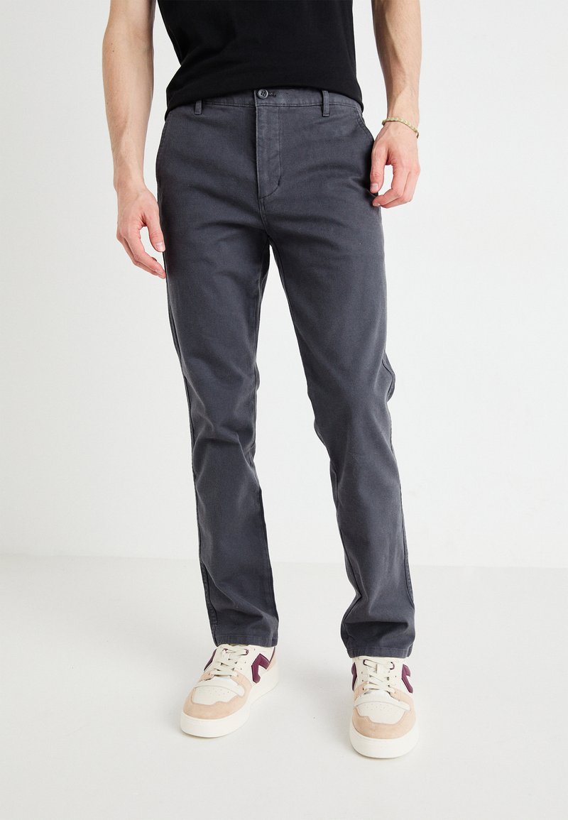 DOCKERS - Chinosy
