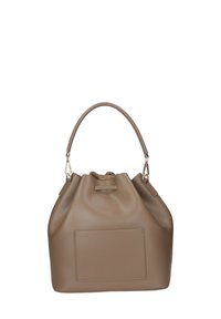 Bruine leren emmer tas met een bovengreep, een trekopening en een rechthoekige vo pockets. Vlotte textuur met minimale hardware.