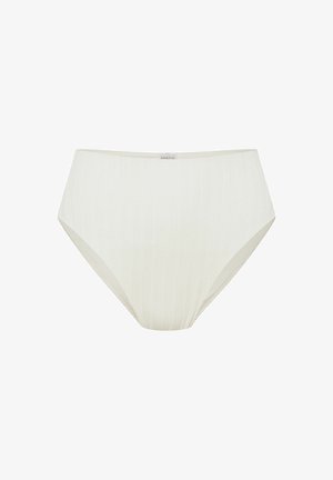 Białe majtki z wysokim stanem, o prążkowanej teksturze i elastycznym pasku, z gładkimi szwami i subtelnymi detalami po bokach.