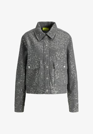 Grå paljettjacka med krage, knappframsidan, två bröstfickor och textil med struktur. Dekorativa paljetter täcker ytan.