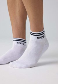 SNOCKS RETRO 4 PACK - Socken - weiß streifen