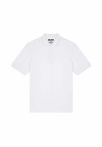 Witte poloshirt van katoen, met een platte kraag, korte mouwen en een knopenlijst. Geen patronen of accenten aanwezig.