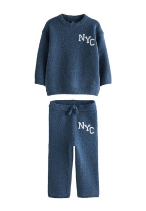 Next REGULAR FIT NYC VARSITY  SET - Bukser - navy blue