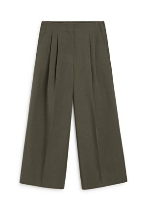 Pantalon large vert olive avec plis sur le devant et poches latérales, taille plate et apparence lisse et ajustée.