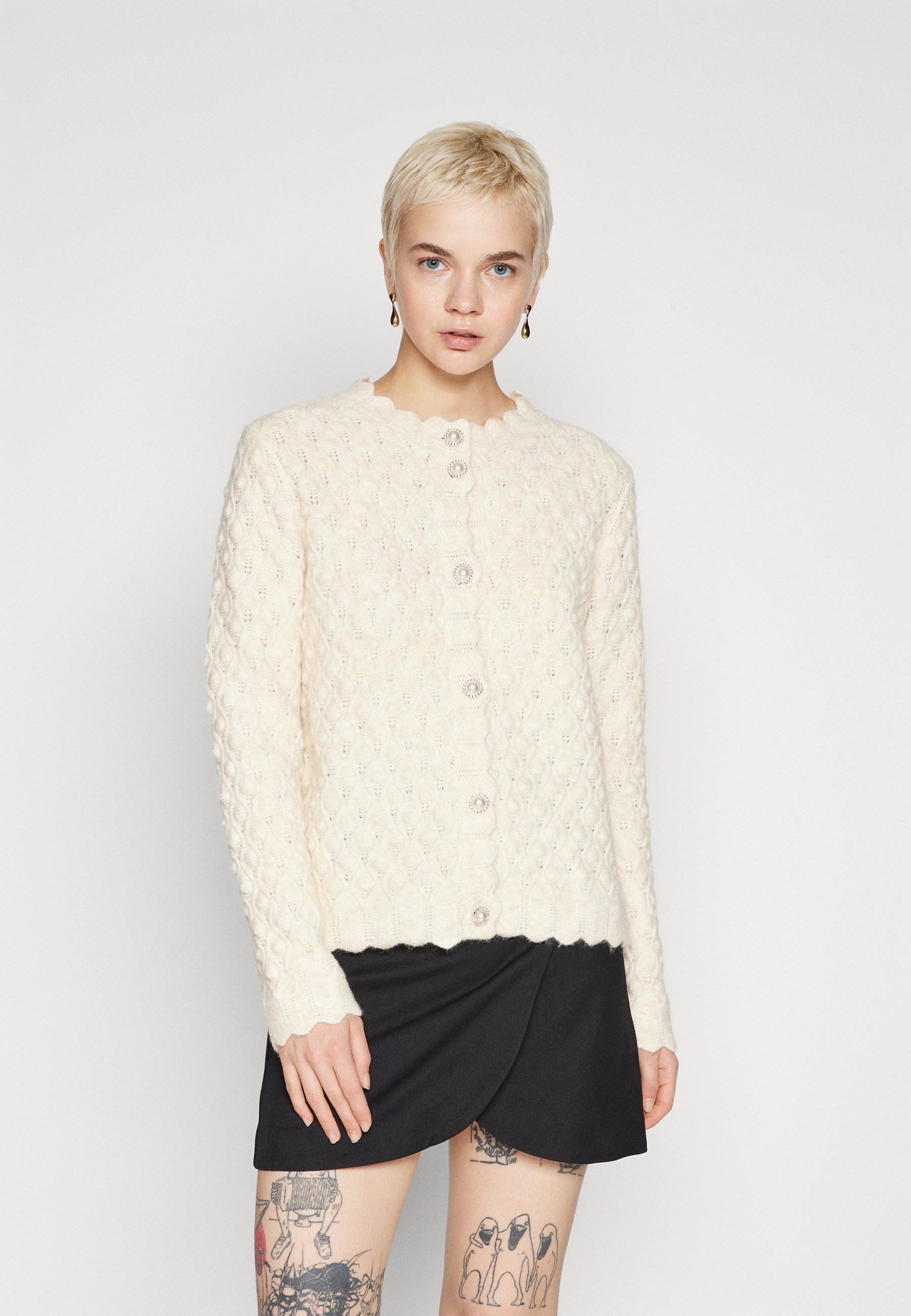 MALAIKA Cardigan Donna Maniche A Pompon - Maglione Aperto In Lana E Acrilico - Vestibilità Comoda, Colore Vino, Taglie 47/49 EU (M/L)