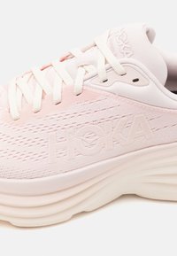 HOKA BONDI 8 - Tekaški copati za cesto - cosmic pearl