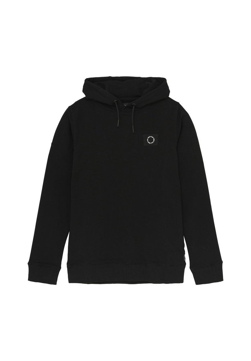Zwarte hoodie van zacht materiaal, met een voorzak en een koord. Inclusief een klein logo label op de borst.