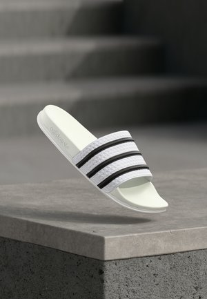 ADILETTE OG UNISEX - Natikači - footwear white/core black