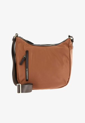 Sac bandoulière marron avec sangle noire réglable et poche zippée verticale à l'avant sur fond blanc.