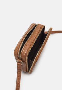 Ted Baker STINA - Mala a tiracolo - brown