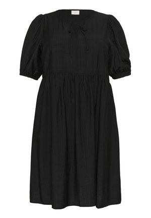 Černé šaty s kulatým výstřihem, krátkými nabíranými rukávy a zavazováním vpředu. Vyrobené z lehké texturované látky s volným střihem.