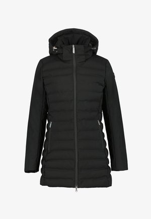 Chaqueta negra acolchada con cierre de cremallera en la parte delantera y capucha. Presenta un diseño ajustado con bolsillos laterales y una tela suave y texturizada.