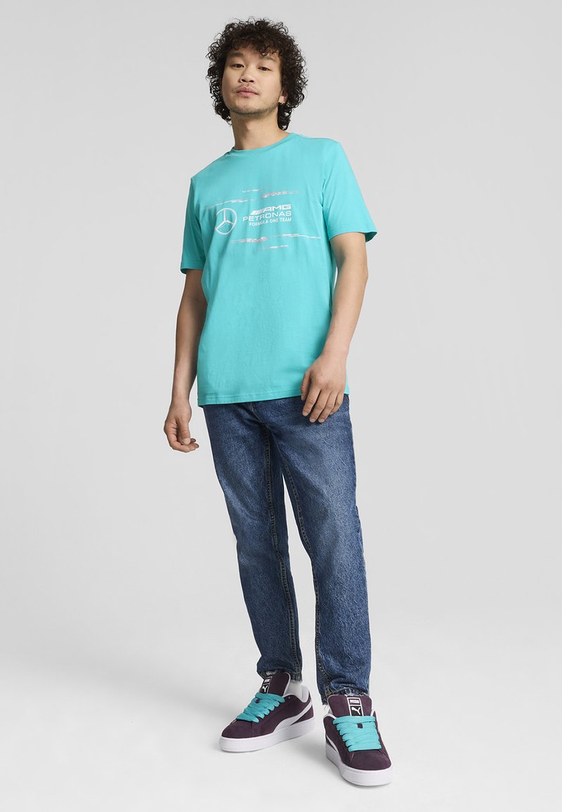 Puma MERCEDES-AMG PETRONAS F1 LOGO - Marškinėliai su spaudiniu - sheen green