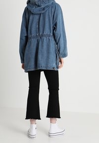 Pepe Jeans Krátký kabát - blue denim