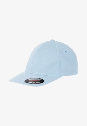 Világoskék baseball sapka pamutszövetből készült, ívelt klasszikkal és Flexfit címkével az elején. Simított textura és struktúrált dizájn.