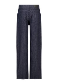 Tummansiniset leveälahkeiset housut, joissa on ohuita valkoisia pystyraitoja ja kaksi takataskua, nähtynä takaa valkoista taustaa vasten.