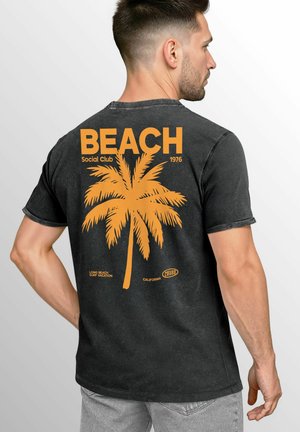 VINTAGE - Print T-shirt - orange/schwarz
