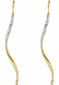 Guld- och silverörhängen med en vågig design, med en polerad yta och en texturerad detalj, hängande från en liten kedja.