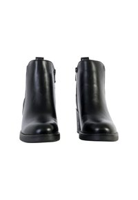 Stivali ankle in pelle nera con finitura liscia, dotati di una cerniera laterale e un tacco impilato. Il design è semplice, senza modelli visibili.