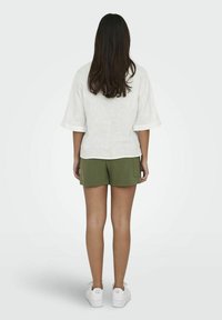 ONLY NORMAL GESCHNITTEN  VOLUMINÖSER ARM - Camicia - bright white