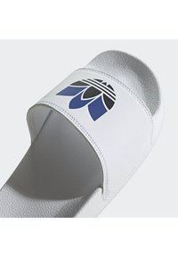 adidas Originals ADILETTE SPORTS INSPIRED SLIDES - Pantofle - ftwwht/cblack/royblu