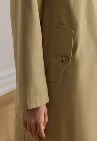 Lauren Ralph Lauren HOODED COTTON BLEND BALMACAAN COAT - Palton scurt - birch tan