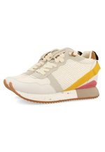 Gioseppo CON TEXTURAS Y DETALLES CON CUÑA INTERN - Baskets basses ...