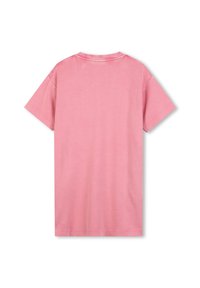 Krótki rękaw T-shirt w jedwabistym jasnoróżowym kolorze z bawełny, z okrągłym dekoltem i luźnym krojem, o gładkiej teksturze i subtelnych detalach w szwie.