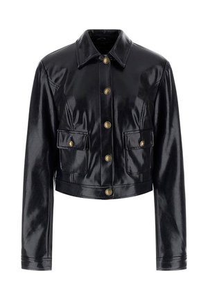 Krótka czarna kurtka z eko skóry o błyszczącym wykończeniu, z ostrym kołnierzem, złotymi zatrzaskami i dwoma przednimi kieszeniami.