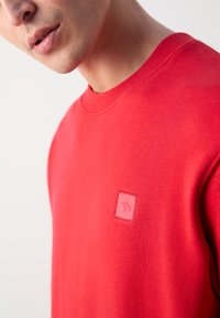 Scotch & Soda ESSENTIAL LOGO BADGE CREW - Melegítőfelső - love letter