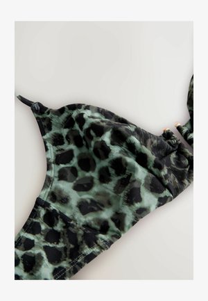 Bikini cu imprimeu de leopard în verde și negru. Are barete subțiri, material moale și detalii adunate pentru ajustarea și confortul optim.
