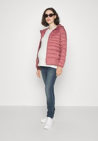 ONLY MATERNITY OLMTAHOE HOOD - Lengva striukė - rose brown