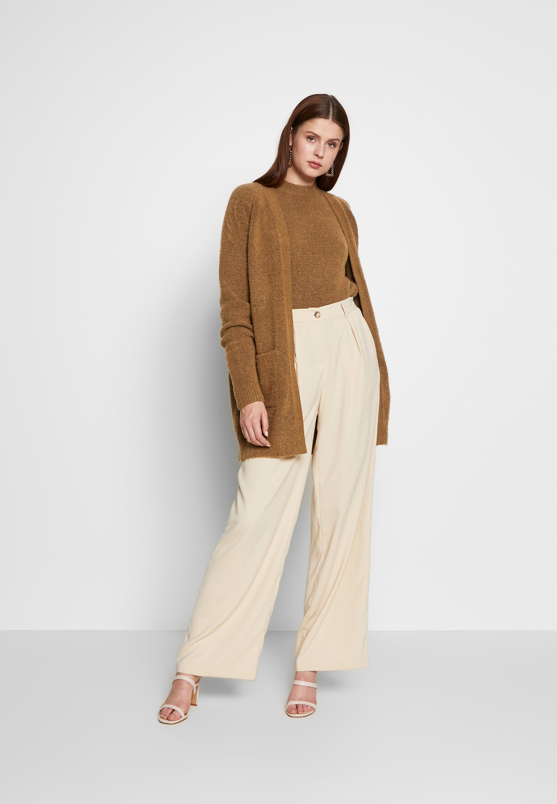 PIECES Tall PCSARAH Cardigan toasted coconut Zalando.no Pieces Topper langermet - toasted coconut
