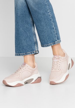 Tamaris Fashletics Trainers - old rose