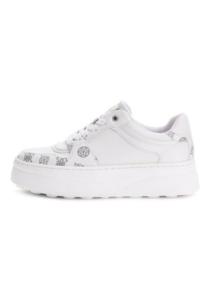 Sneakers bianchi con una tomaia texturizzata e motivi grigi, punta rotonda e una suola spessa bianca. Incluse anche le stringhe e i dettagli laterali.